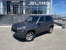 Lada Niva Travel
